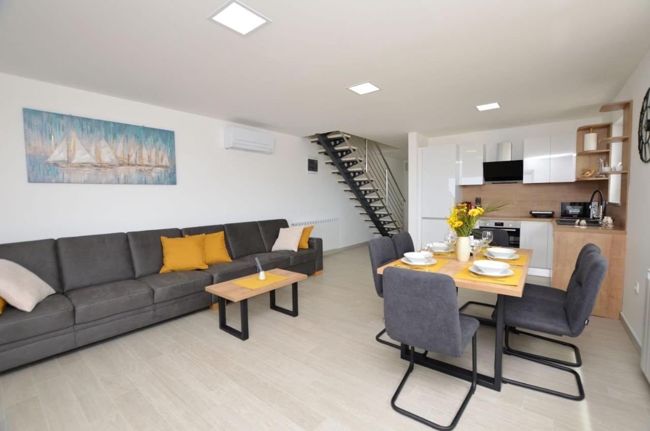 Apartments Villa Sofia Martinšćica Екстериор снимка
