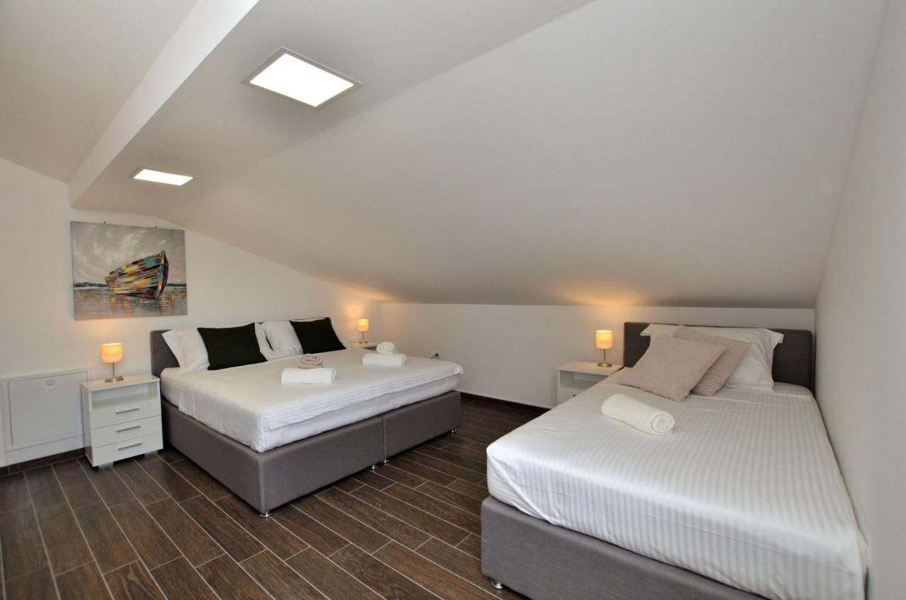 Apartments Villa Sofia Martinšćica Екстериор снимка